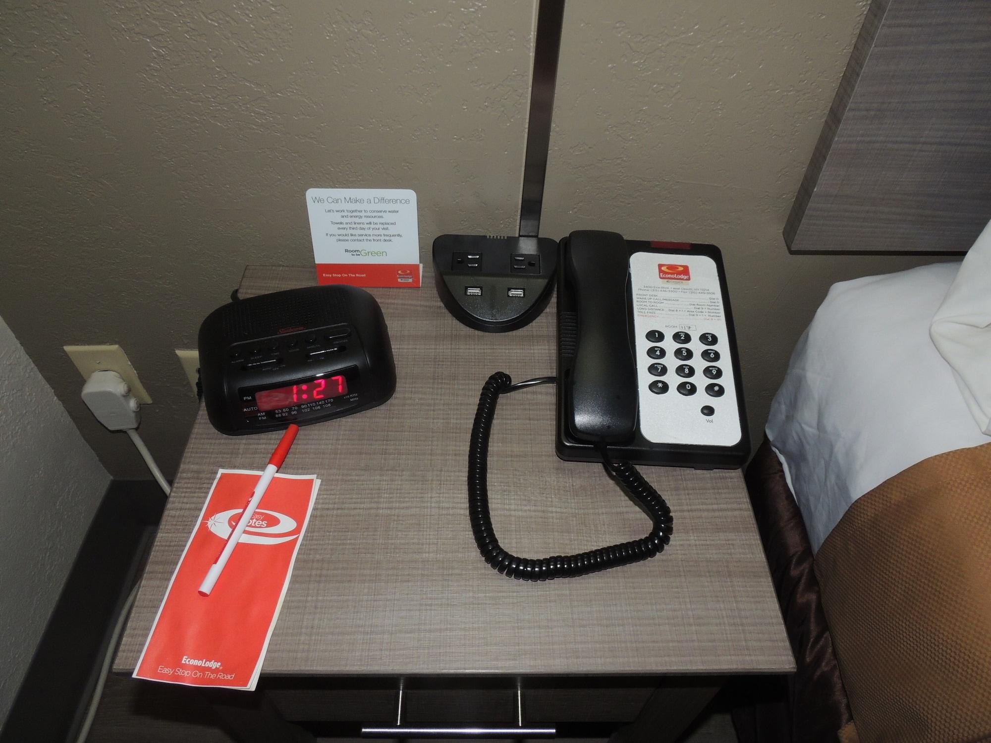 Econo Lodge Dewitt I-90 Exteriér fotografie