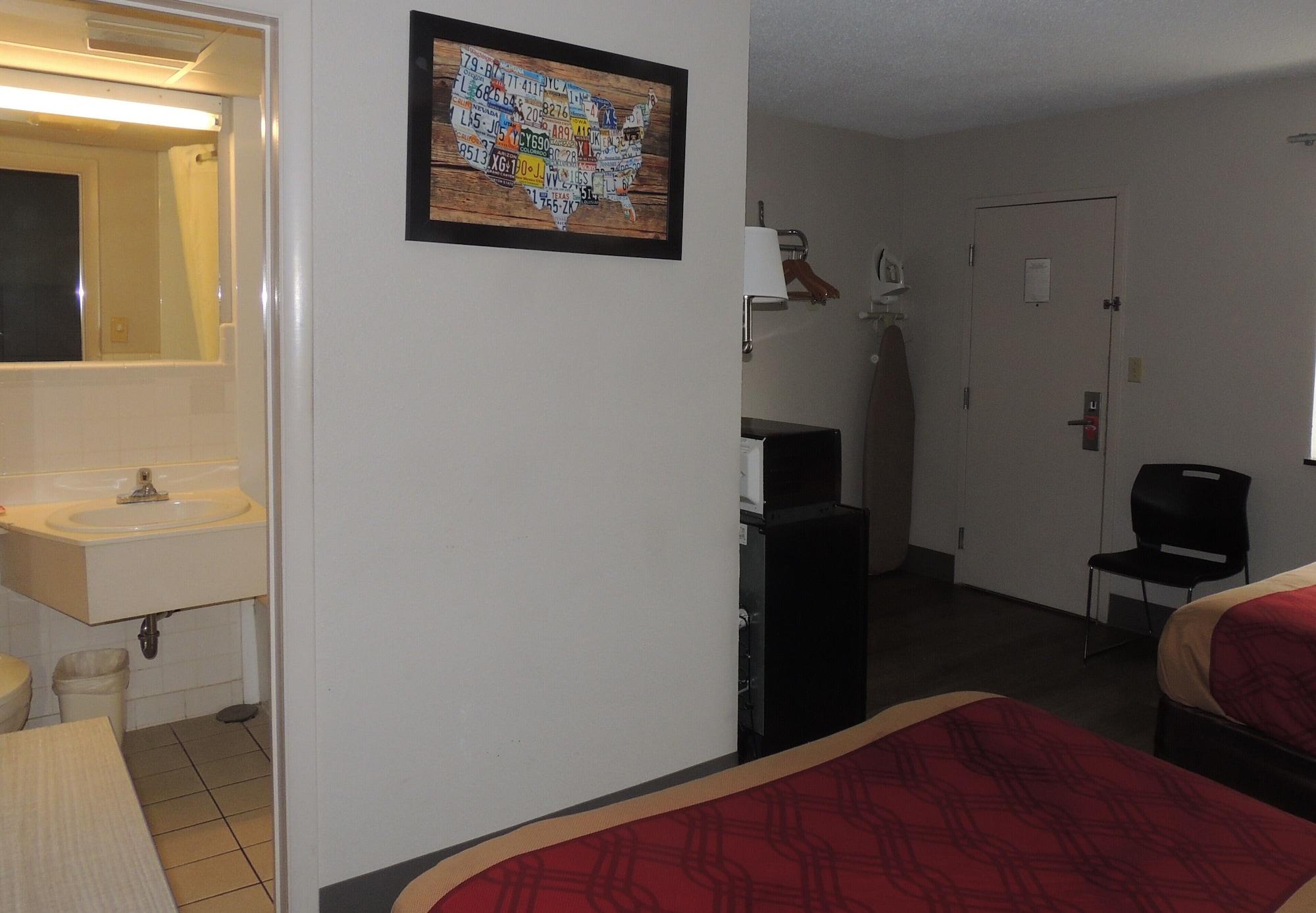 Econo Lodge Dewitt I-90 Exteriér fotografie