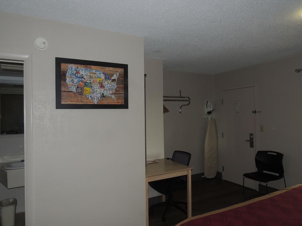Econo Lodge Dewitt I-90 Exteriér fotografie