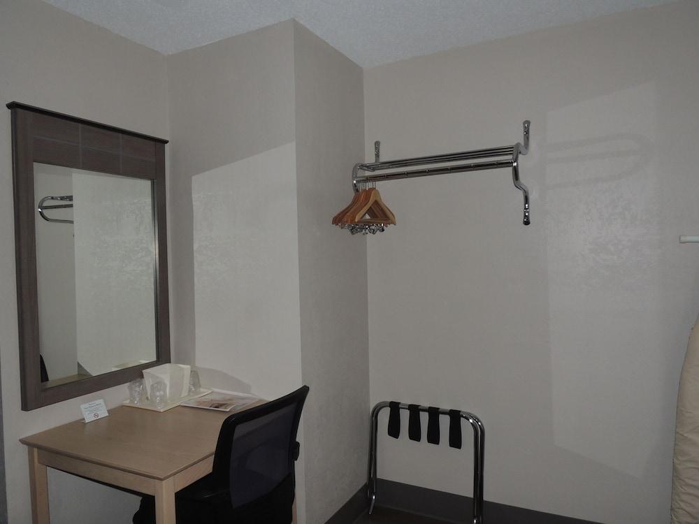Econo Lodge Dewitt I-90 Exteriér fotografie