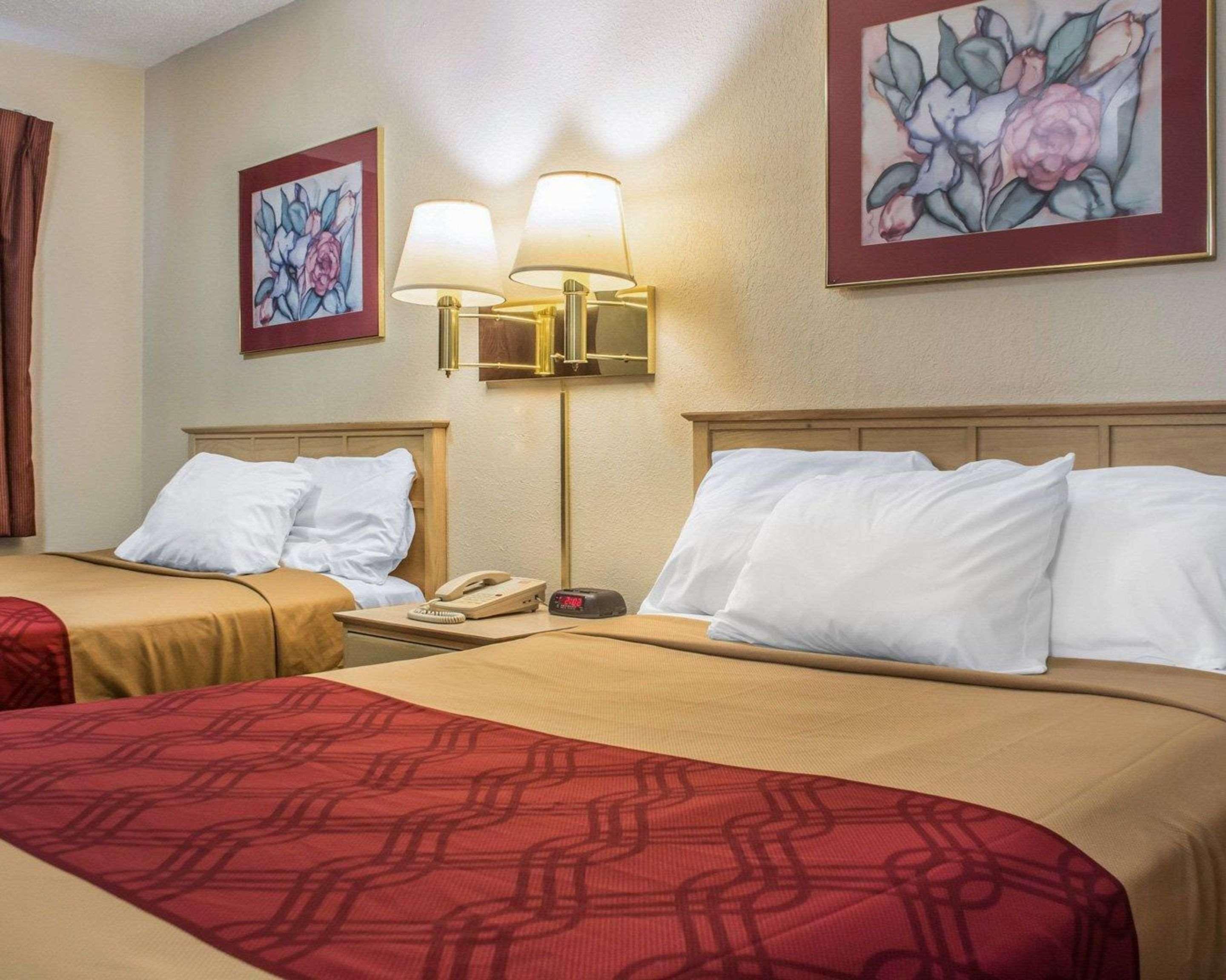 Econo Lodge Dewitt I-90 Exteriér fotografie