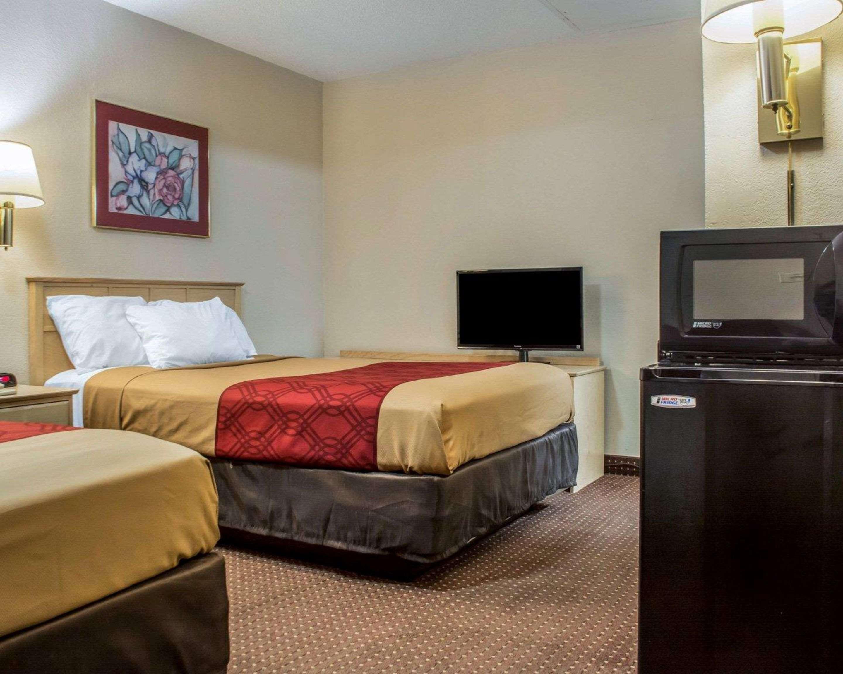 Econo Lodge Dewitt I-90 Exteriér fotografie