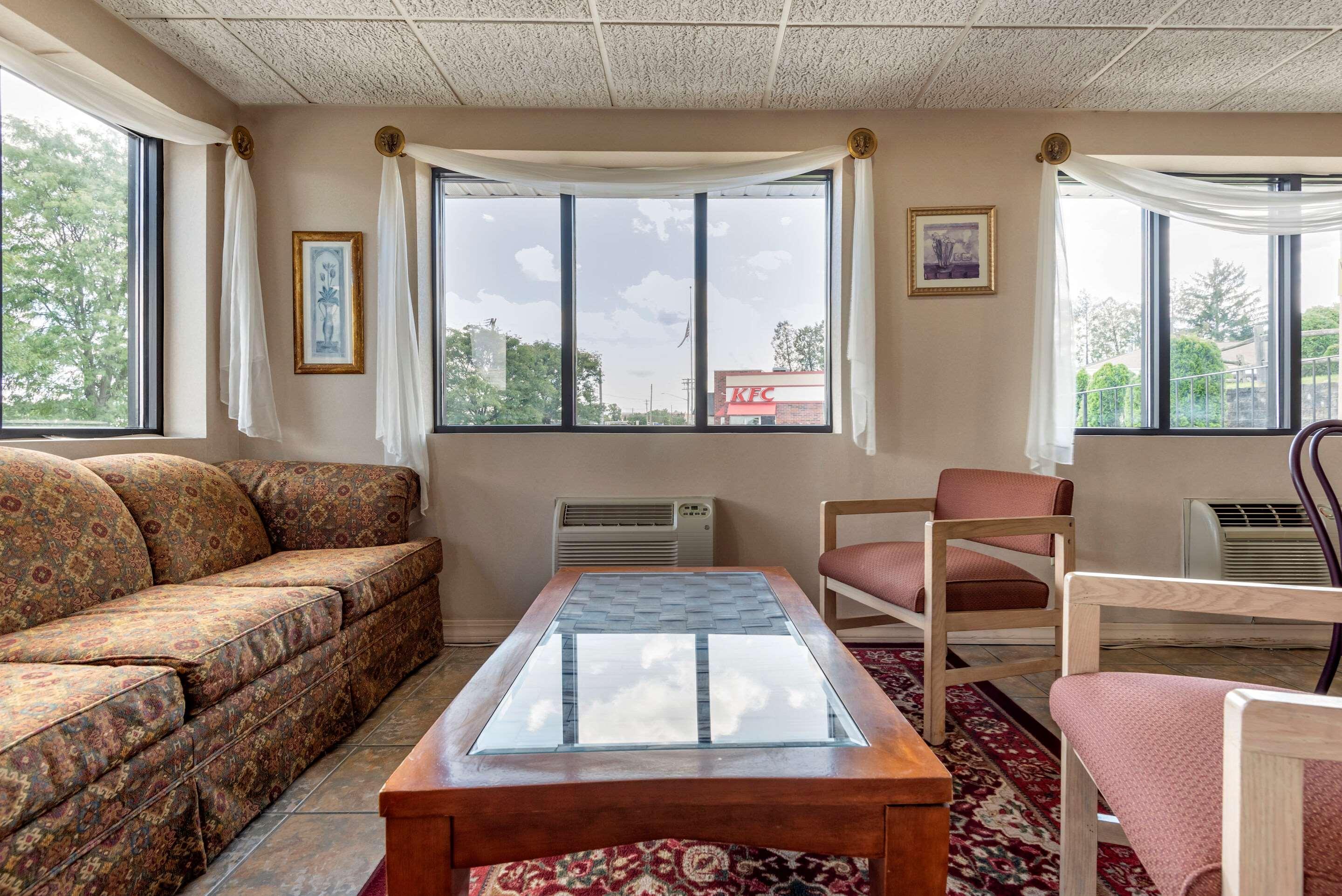 Econo Lodge Dewitt I-90 Exteriér fotografie