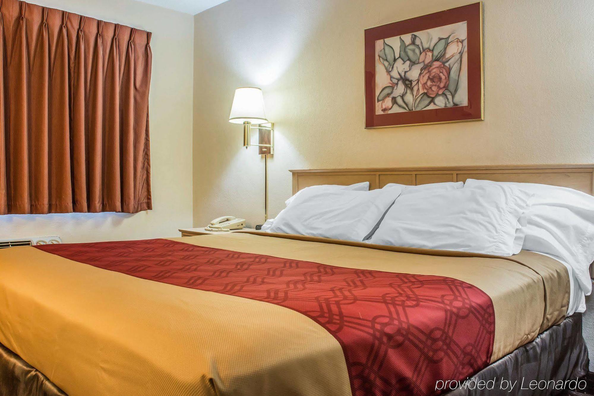 Econo Lodge Dewitt I-90 Exteriér fotografie